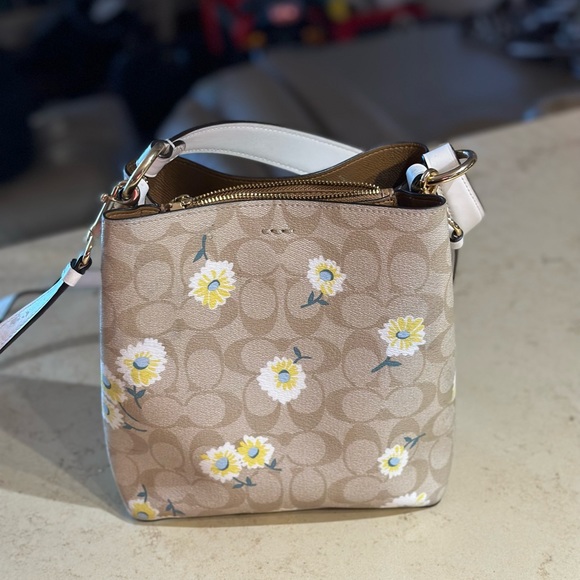 Coach Small Town Bucket Bag In Signature Canvas - Picture 9 of 9